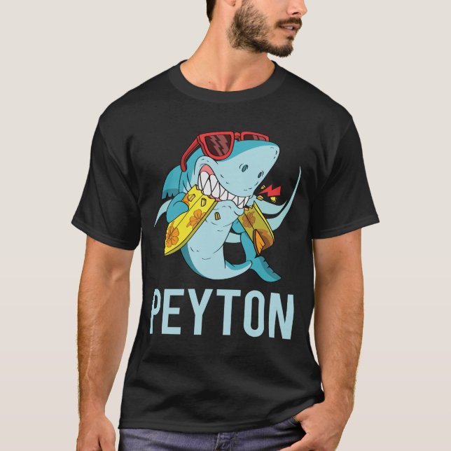 T-shirt Requin drôle - Nom Peyton (Devant)