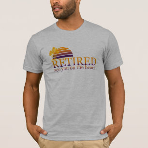 T-shirt retiré voyez-vous sur la plage