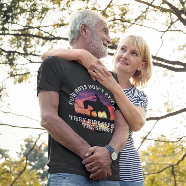 T-shirt Retraite Cowboy, Cheval et Coucher de soleil (Créateur téléchargé)