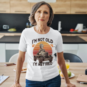 T-shirt Retraite intemporelle imprimée avec audace