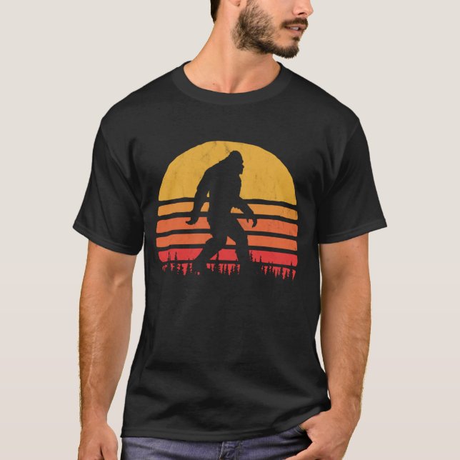 T-shirt Retro Bigfoot Silhouette Sun Believe (Devant)