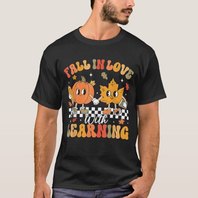 T-shirt Retro Fall In Love With Learning Autumn Pumpkin Te (Devant)