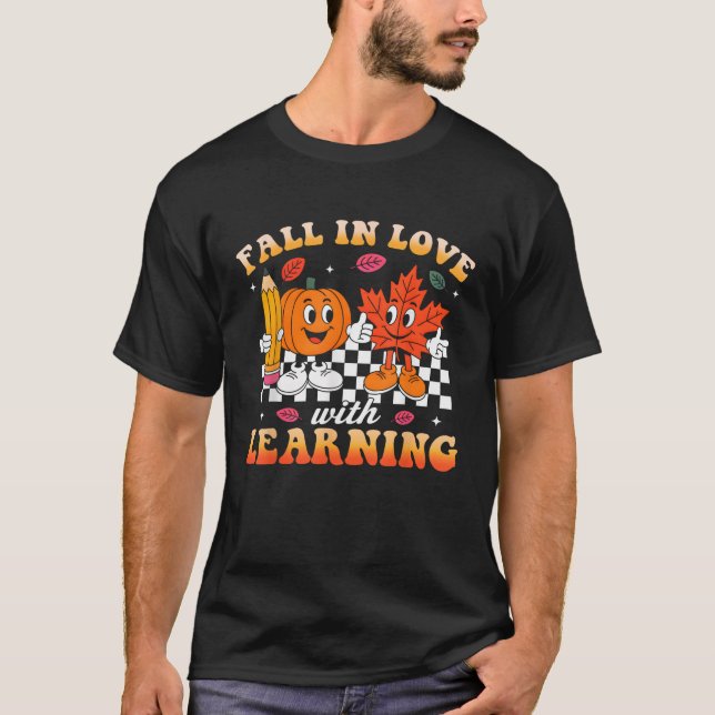 T-shirt Retro Fall in Love with Learning Autumn Thanksgivi (Devant)