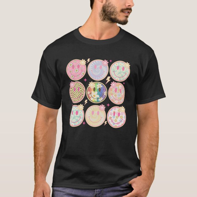 T-shirt Retro Groovy Smile Face Flower Happy Face Checkere (Devant)