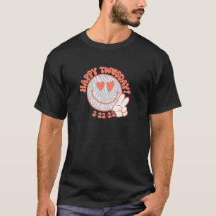 T-shirt Retro Happy Twosday 2/22/22 Cool Graphic