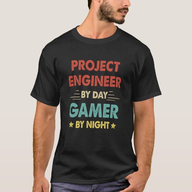 T-shirt Retro Project Engineer By Day Gamer By Night (Devant)