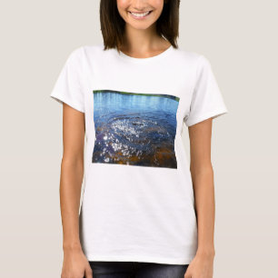 T-shirt Ripples en a lake, from a fish jumping
