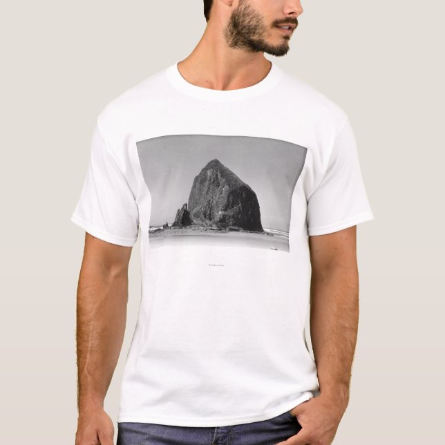T-shirt Roche de meule de foin à la plage de canon, (Devant)