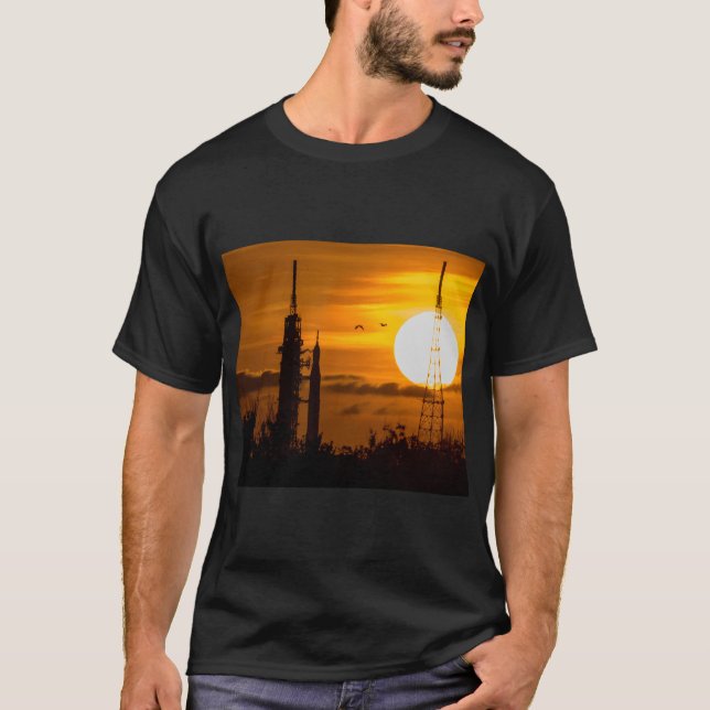 T-shirt Rocket Artemis Moon à l'aube (Devant)