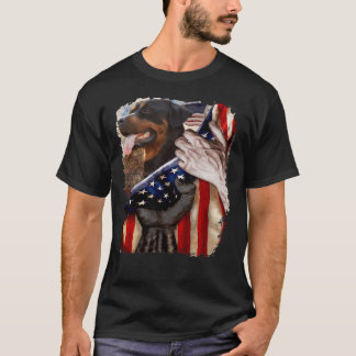 T-shirt Rottweiler derrière le drapeau américain