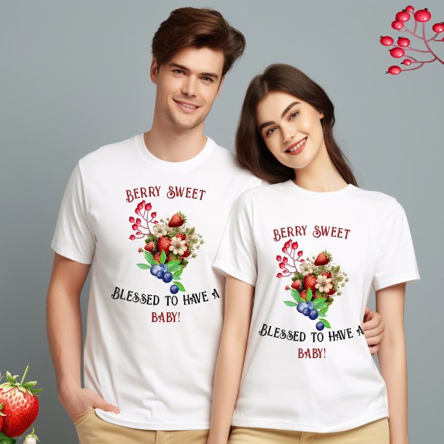 T-shirt Rouge fraise Bleu Berry Baby shower doux Parent (Red Strawberry Blue Berry Sweet Baby Shower Parent T-Shirt)