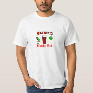 T-shirt rouge sanglant de l'étiquette de la chasse