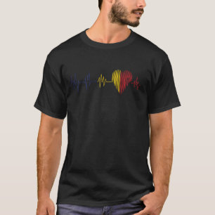 T-shirt Roumanie Drapeau Avec Fierté De Coeur Grunge Rouma