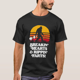 T-shirt Sasquatch Breakin Hearts & Rippin Farts Bigfoot Su