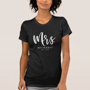 T-shirt Script Blanc Mme (Nom) Avec Votre Année Mariage