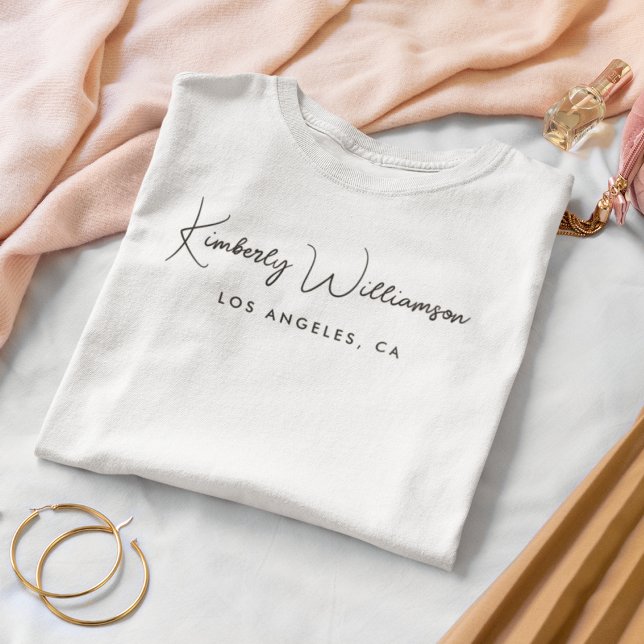 T-shirt Script de signature d'entreprise chic blanc (Empower your name in our signature script as your logo and brand identity)
