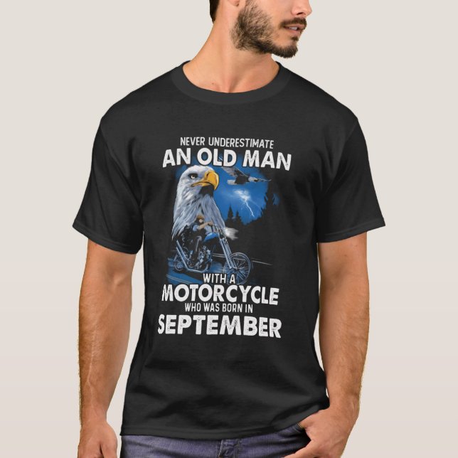 T-shirt Septembre Ne Sous-Estime Jamais Un Vieux Homme Ave (Devant)