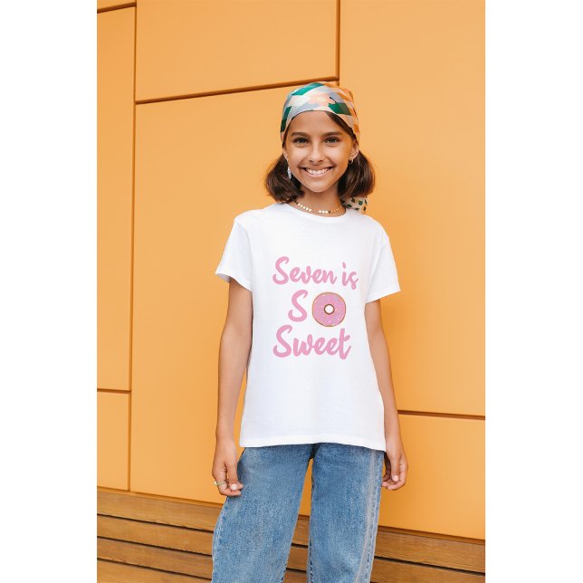 T-shirt Seven Is So Sweet, Personnalisé 7e anniversaire T- (Créateur téléchargé)