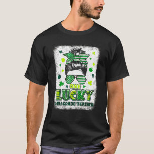 T-shirt Shamrock Un Lucky 4e année Enseignant Messy Bun Pa