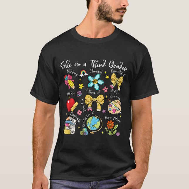 T-shirt She Is A Third Grader Bible Verses Back To School  (Devant)