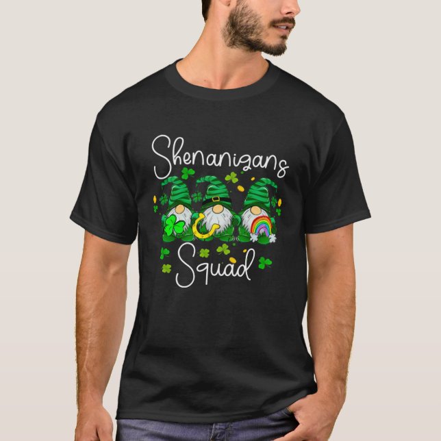 T-shirt Shenanigans Squad Cute Gnomes rainbow Happy St Pat (Devant)
