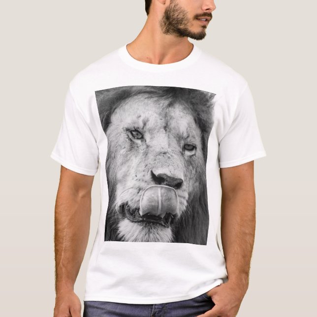 T-shirt Show Your Strength with Our Lion Print Shirt (Devant)