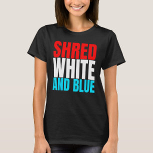T-shirt Shred White And Blue est un exercice d'haltérophil