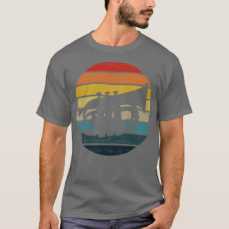 T-shirt Silhouette Baritone Sur Un Coucher De Soleil Rétro