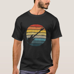 T-shirt Silhouette de basse sur un coucher de soleil rétro