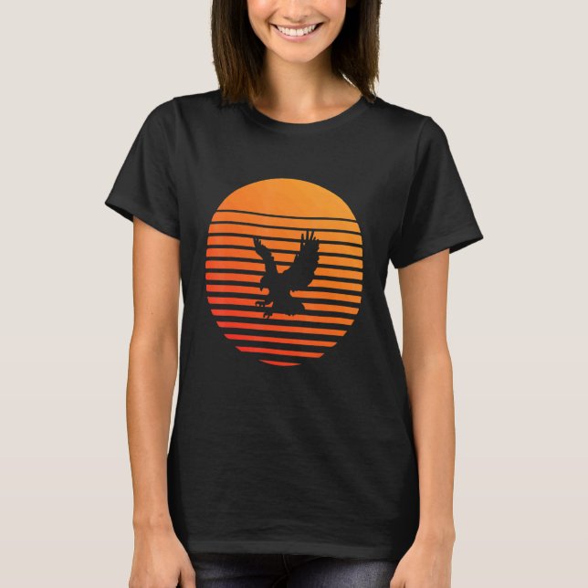 T-shirt Silhouette Ombre Aigle Devant Un Soleil (Devant)