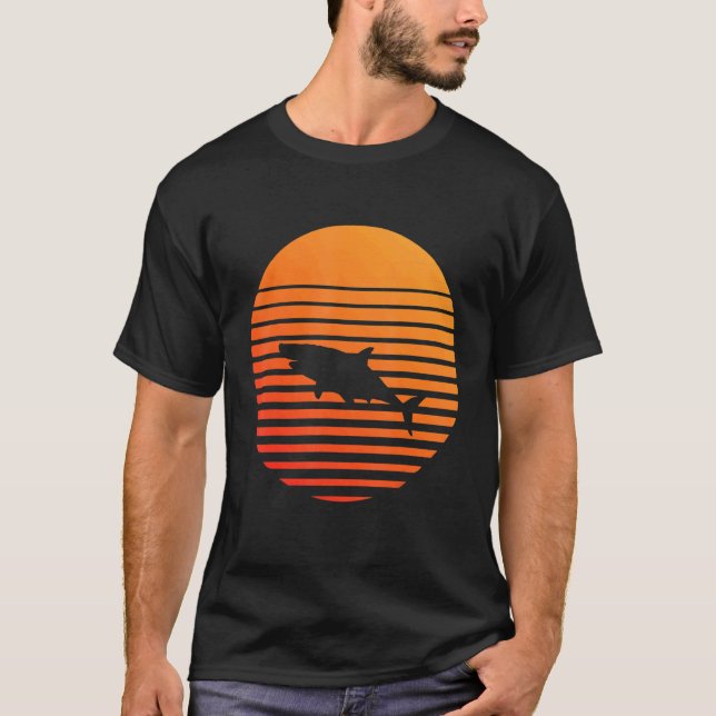 T-shirt Silhouette Ombre Requin Devant Un Soleil (Devant)