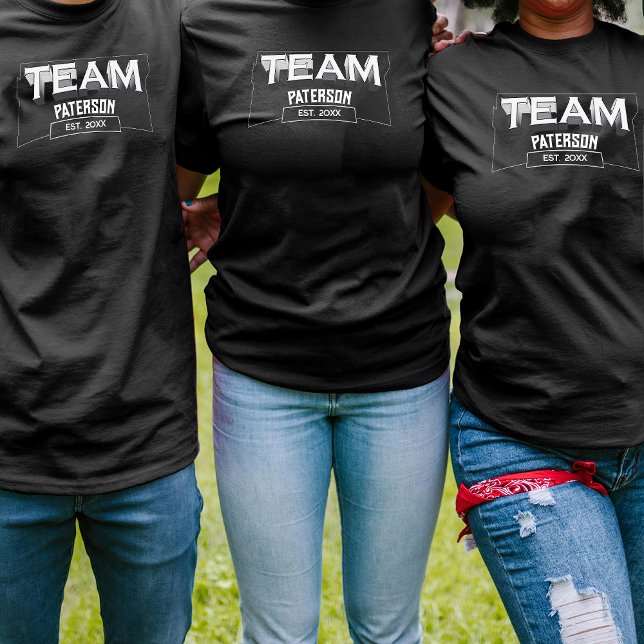 T-shirt Simple Black White Family Custom Sports Team Name (Créateur téléchargé)