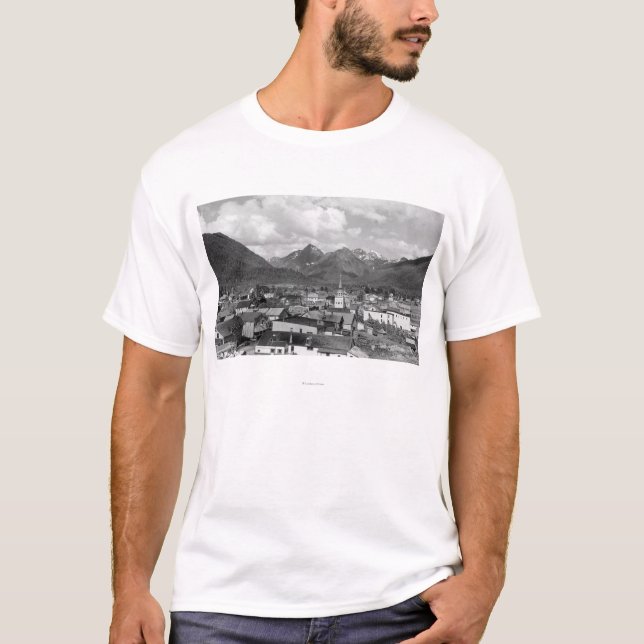 T-shirt Sitka, Alaska avec trois soeurs à l'arrière-plan (Devant)