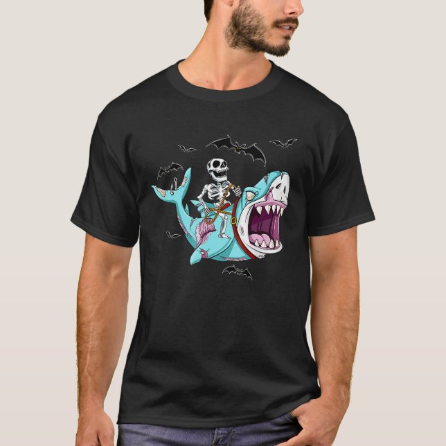 T-shirt Skeleton équitation Zombie Shark Funny Halloween c (Devant)