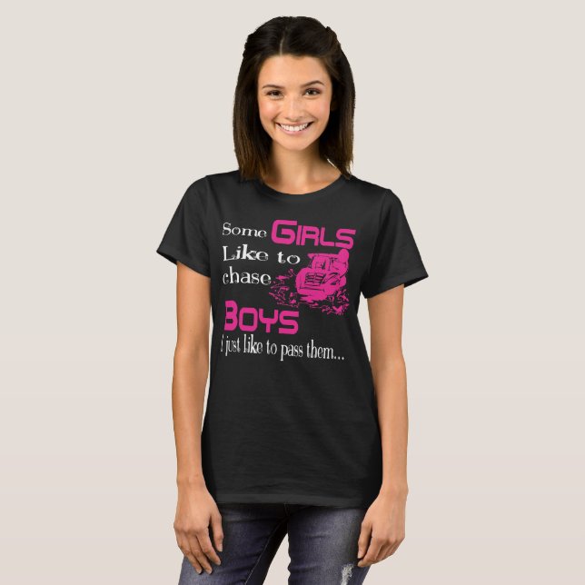 T-shirt Snowmobile certaines filles aiment chasser le (Devant entier)