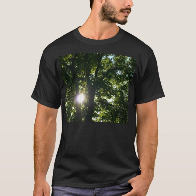 T-shirt Soleil brillant à travers les arbres (Devant)