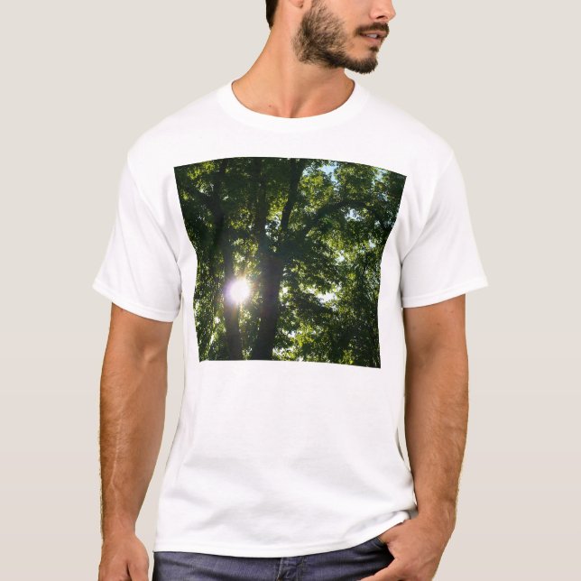 T-shirt Soleil brillant à travers les arbres (Devant)