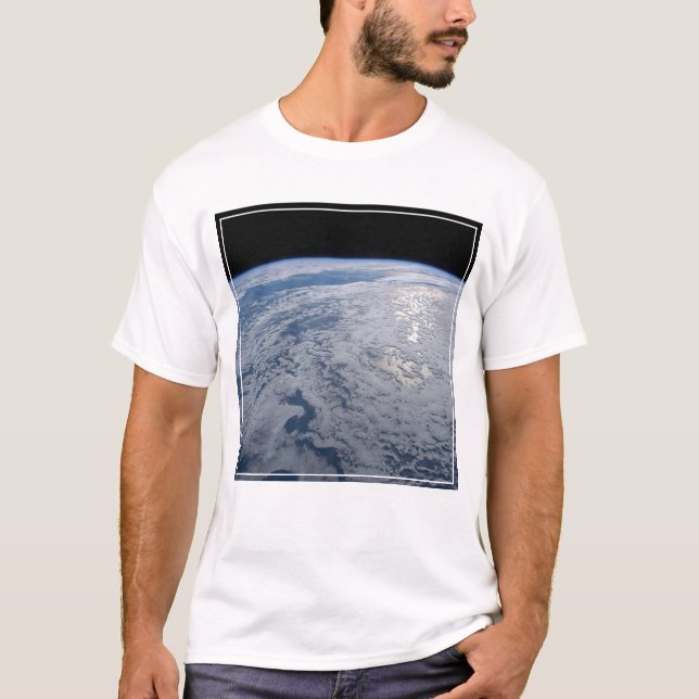T-shirt Soleil Brillant Sur L'Océan Pacifique Sud. (Devant)