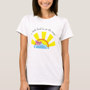T-shirt Soleil et petit oiseau sur le Baby shower nuageux