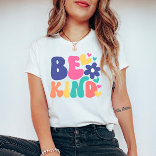T-shirt Soyez doux et coloré avec les coeurs et la fleur