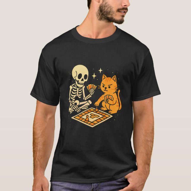 T-shirt Squelette et chat jouant à un jeu de société (Devant)