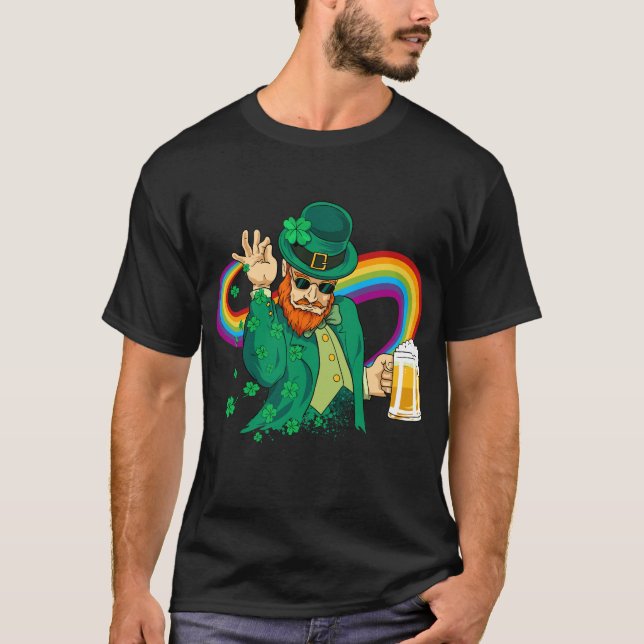 T-shirt St. Patricks Bae Boire de la bière Jetant la feuil (Devant)