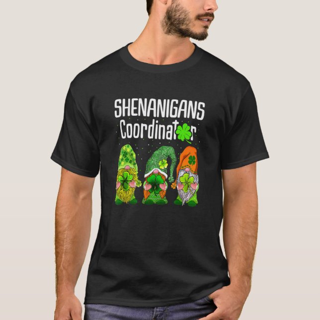 T-shirt St Patricks Day Shenanigans Coordinator Gnomes Gre (Devant)