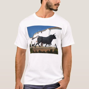 T-shirt Statue d'un taureau à Ronda, Espagne