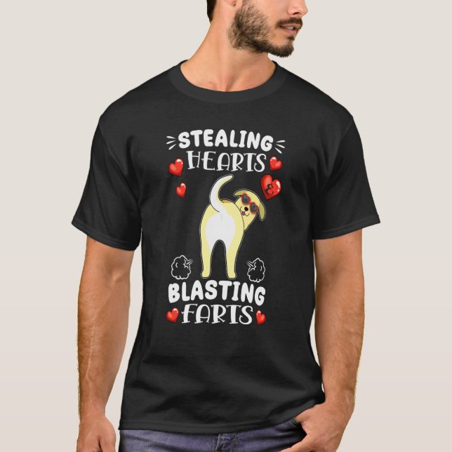 T-shirt Stealing Hearts And Blasting Farts Labrador Valent (Devant)