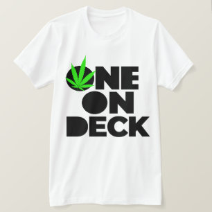 T-shirt sur le pont