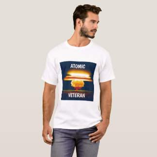 T-shirt T Shirt, un vétéran de l'atomique avec un nuage de