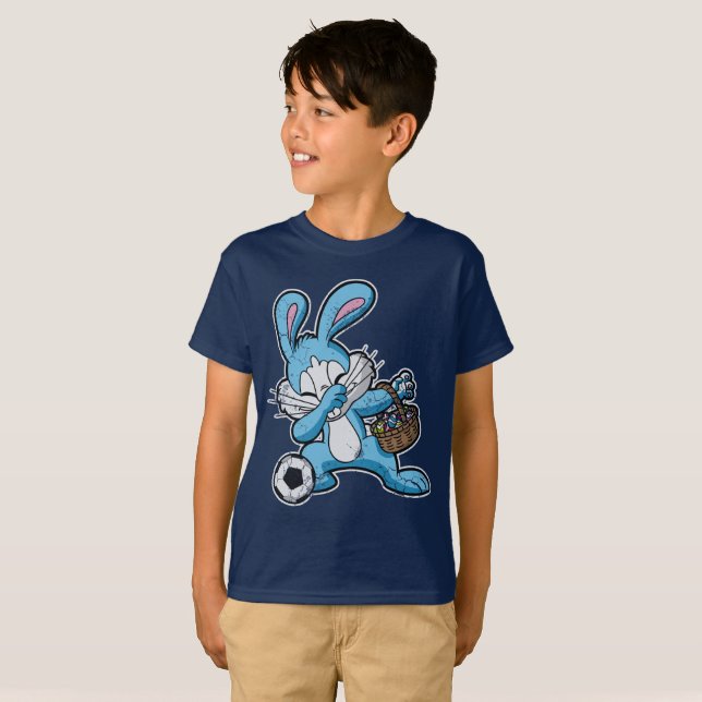 T-shirt tamponnant de limande du football de lapin (Devant entier)