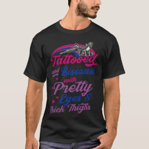 T-shirt Tatoué Et Bisexuel Avec De Jolies Yeux Et Épais T
