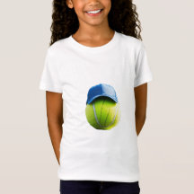 Tennis Chic : Bal de Tennis en Tee Casquette pour 